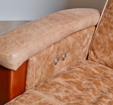 Массажное кресло Ogawa Cosmic Odyssey light brown